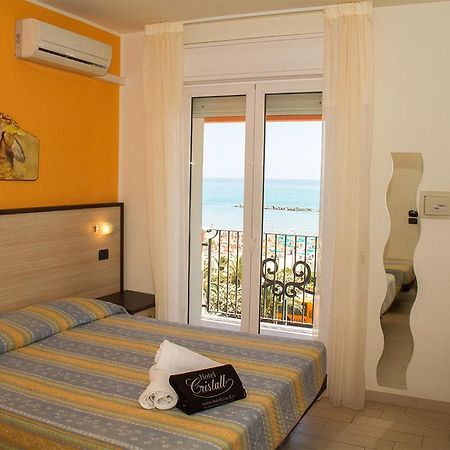 Hotel Cristall سان بنيديتّو ديل ترونتو المظهر الخارجي الصورة