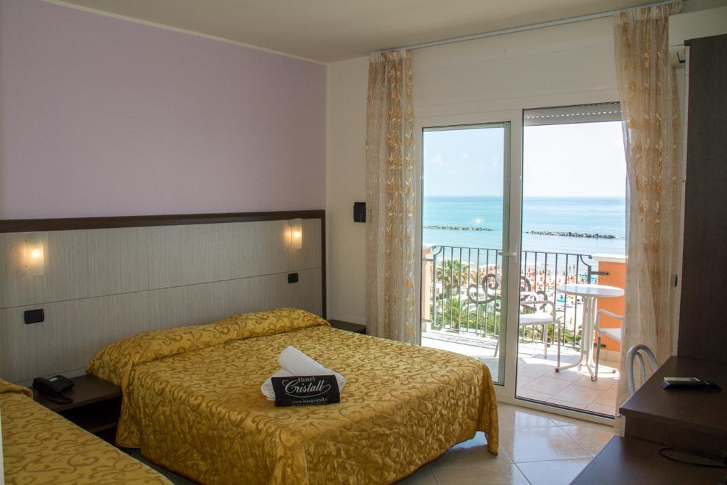 Hotel Cristall سان بنيديتّو ديل ترونتو المظهر الخارجي الصورة