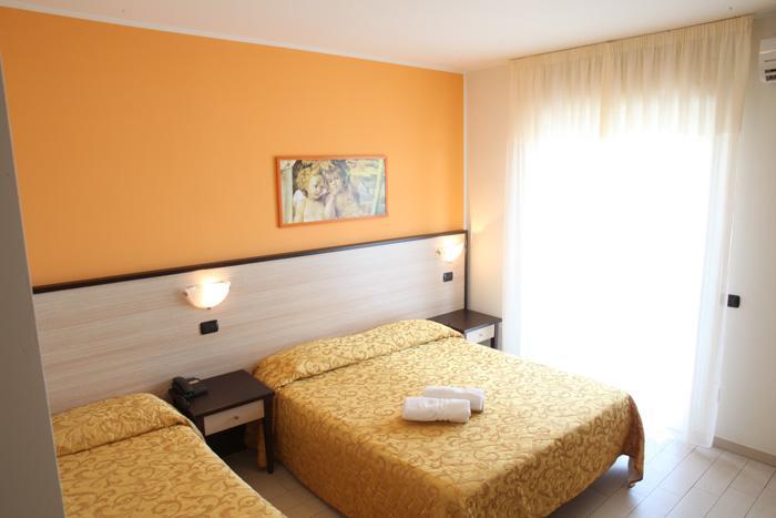 Hotel Cristall سان بنيديتّو ديل ترونتو المظهر الخارجي الصورة