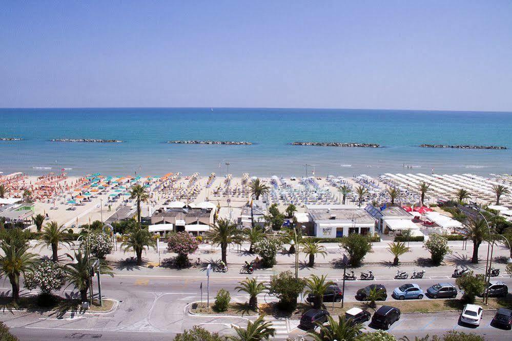 Hotel Cristall سان بنيديتّو ديل ترونتو المظهر الخارجي الصورة